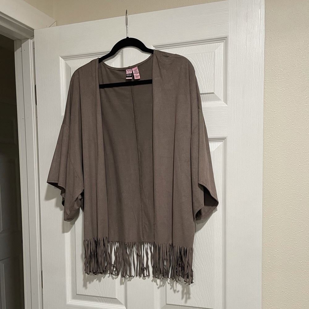 Kimono with tassels